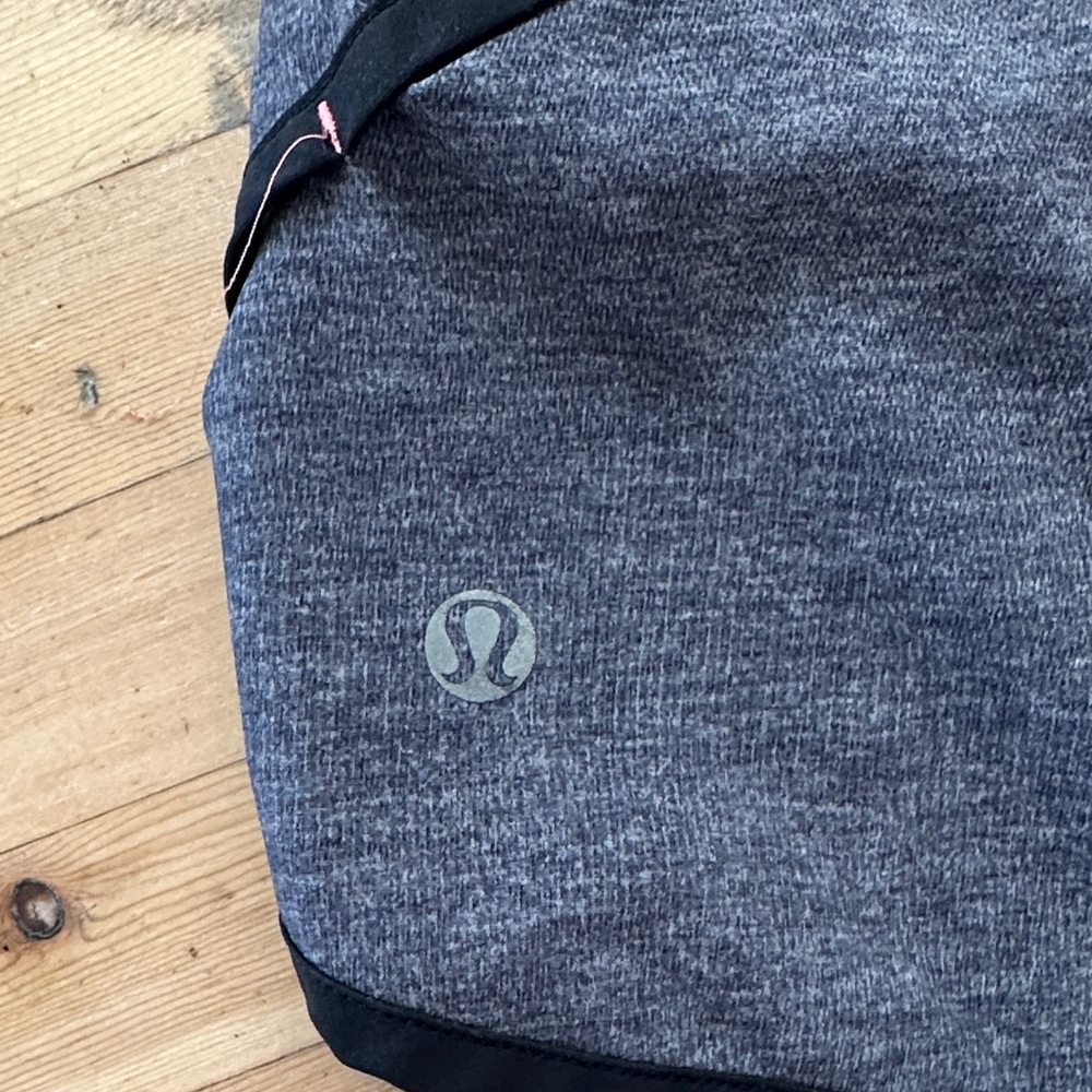 LULULEMON Women’s Lined Shorts, Size 4 - Picture 3 of 6